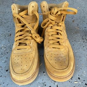 Nike Air Force 1 High “Wheat” lv8 gs size 5Y new